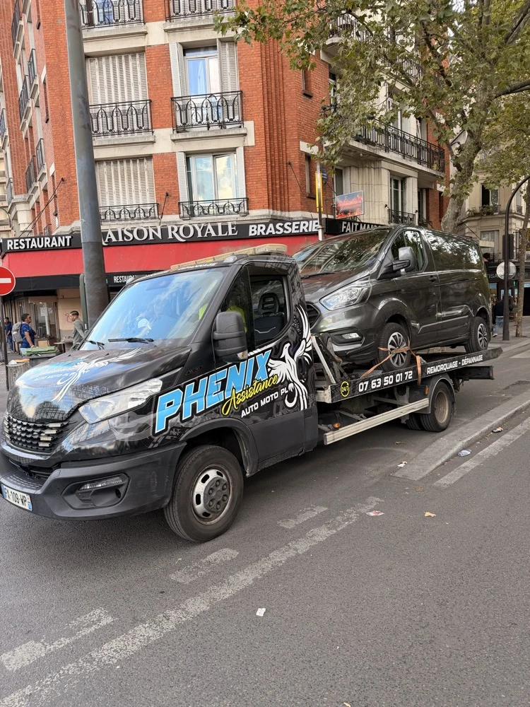 Dépanneuse PHENIX en intervention en ville